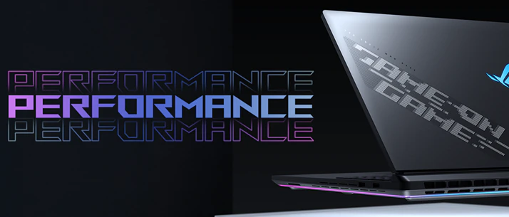 ROG Strix SCAR halvt åben på et bord med AniMe Vision grafik på låget